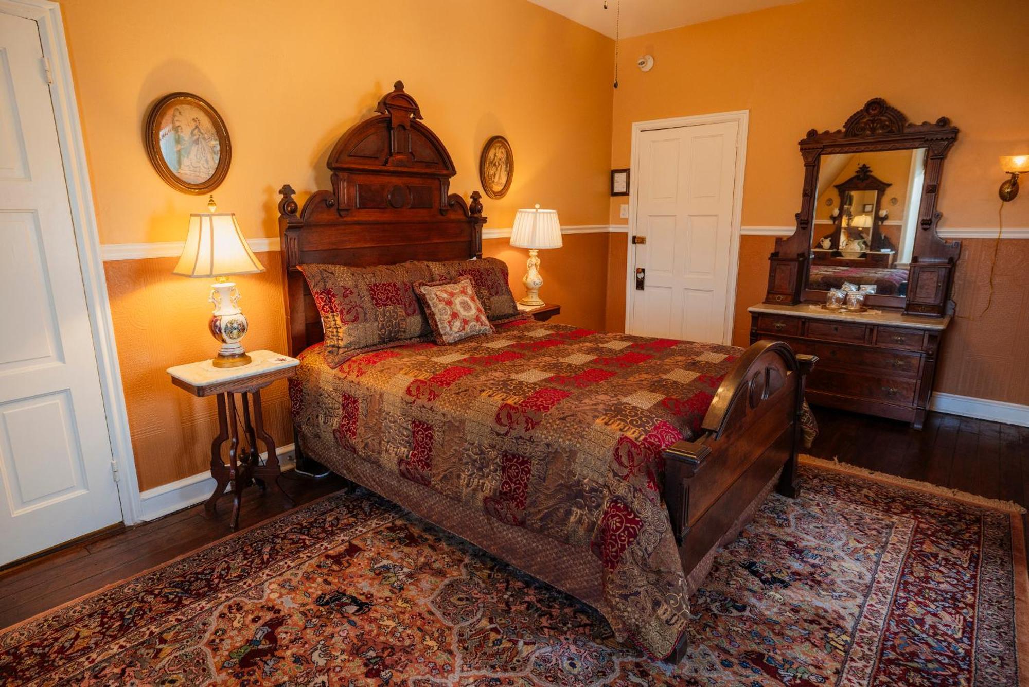Gifford-Risley House Bed And Breakfast Media Exterior photo