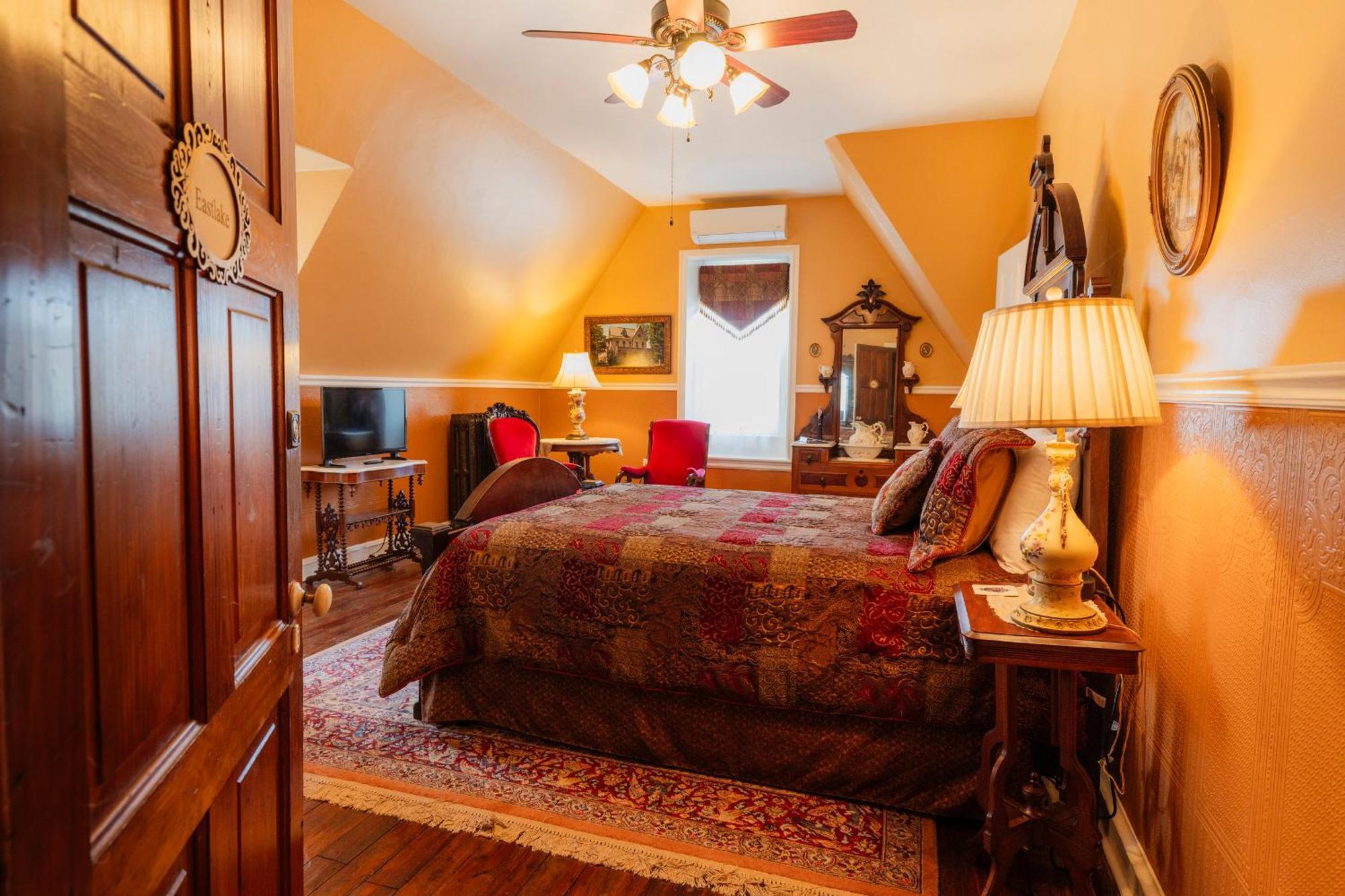 Gifford-Risley House Bed And Breakfast Media Exterior photo