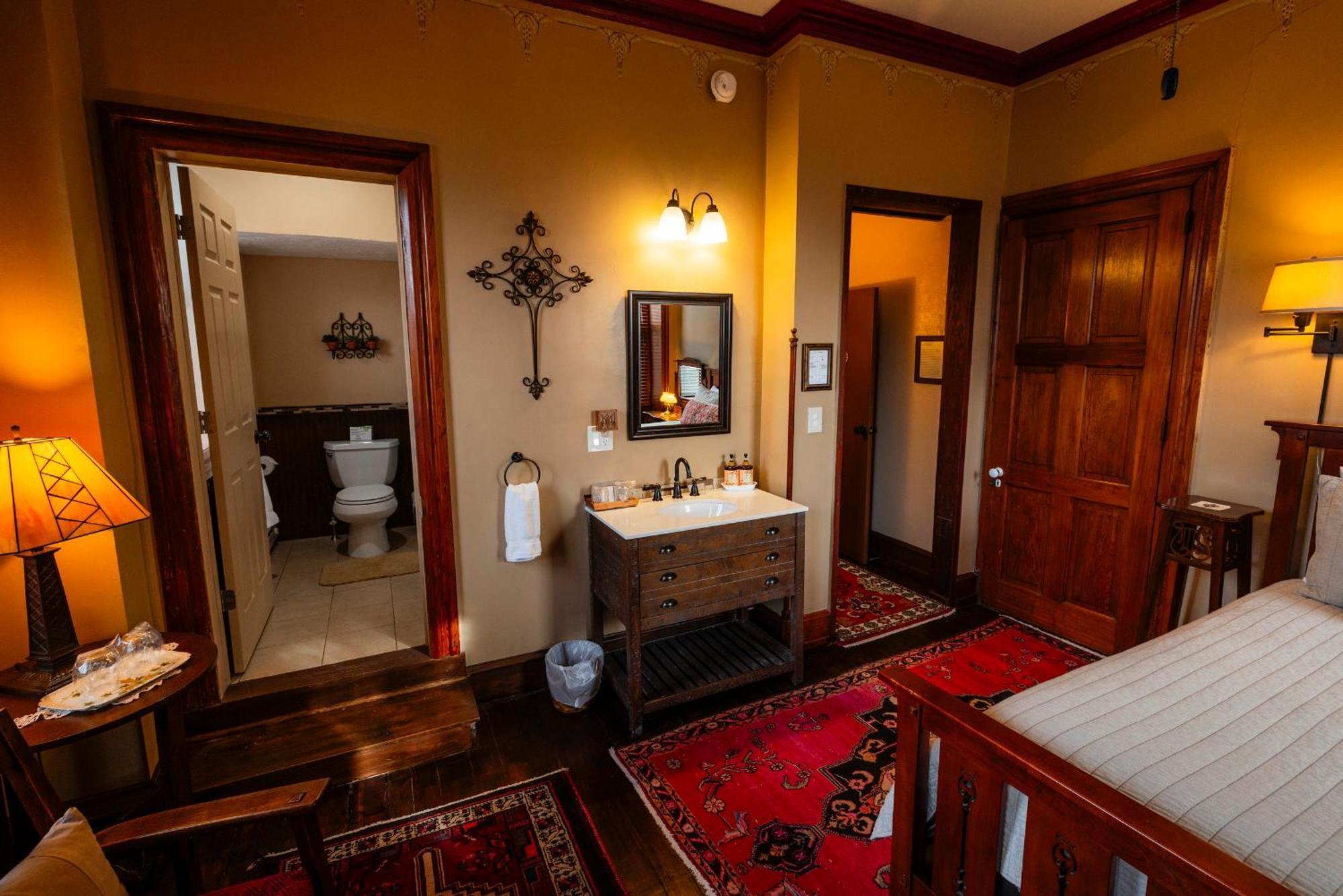 Gifford-Risley House Bed And Breakfast Media Exterior photo