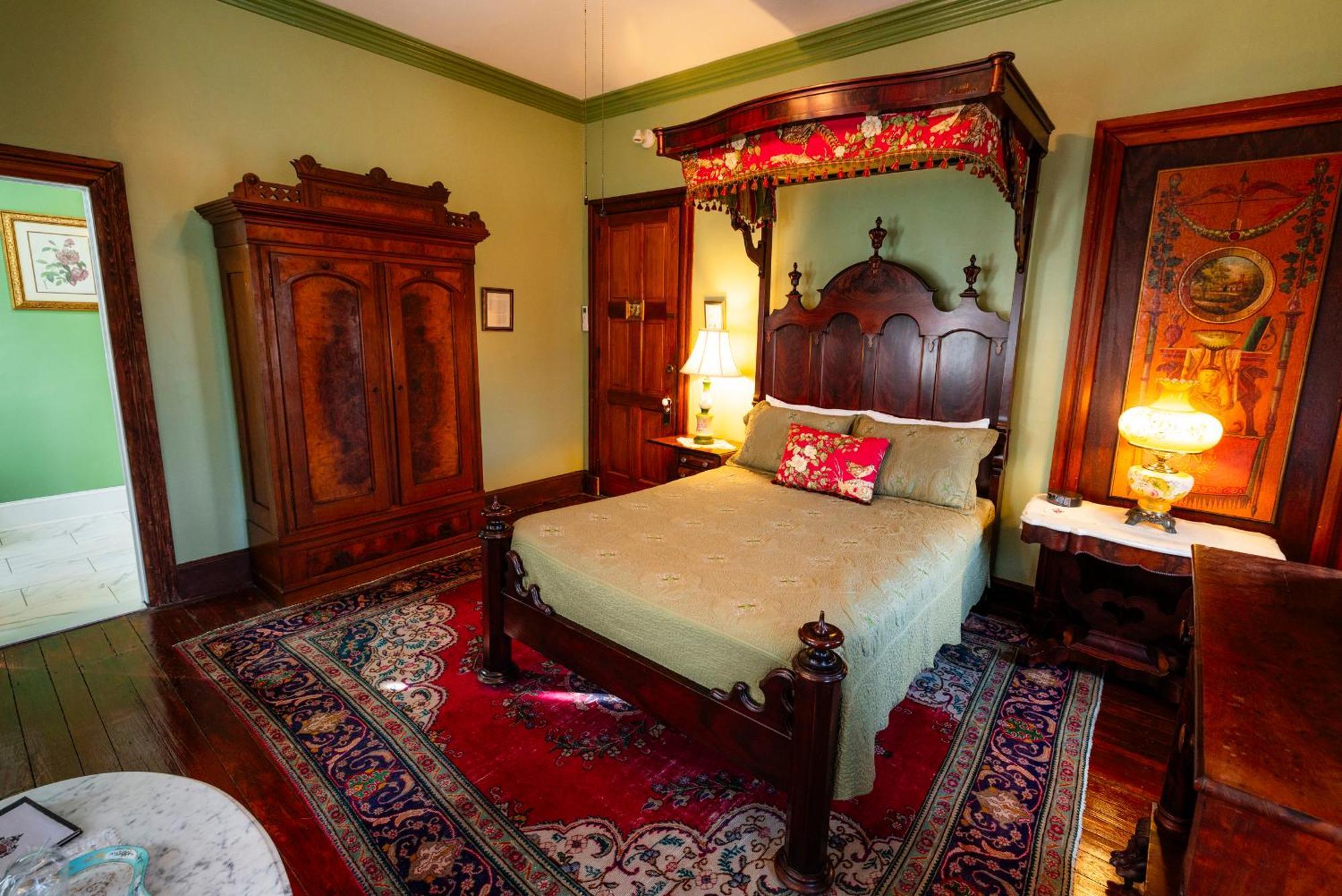 Gifford-Risley House Bed And Breakfast Media Exterior photo